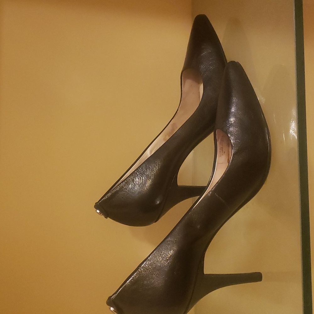 Michael Kors Black Leather Pumps Size 7